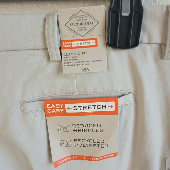 St Johns Bay Pants Mens Classic Fit 40 x 32 Easy Care Khaki Pleat Beige Stretch - Picture 2 of 6